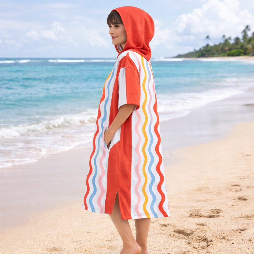 Poncho surf femme motifs vagues