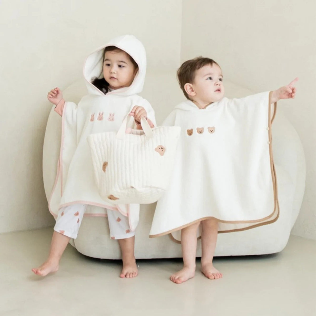 Poncho blanc bébé
