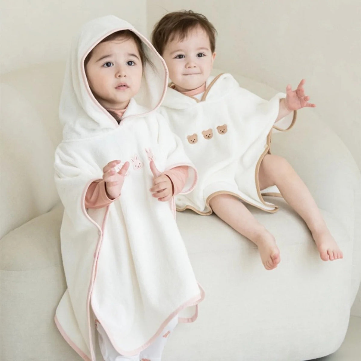Poncho blanc bébé