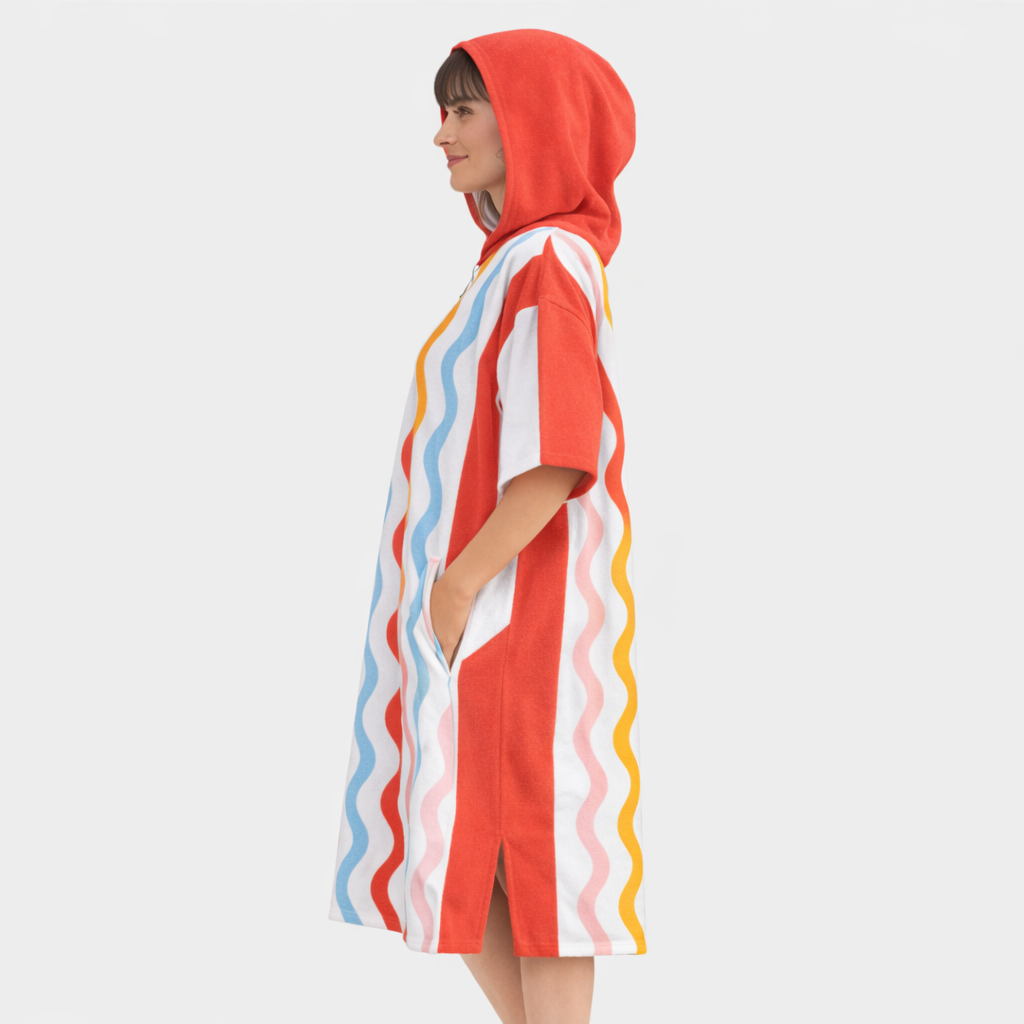 Poncho surf femme motifs vagues