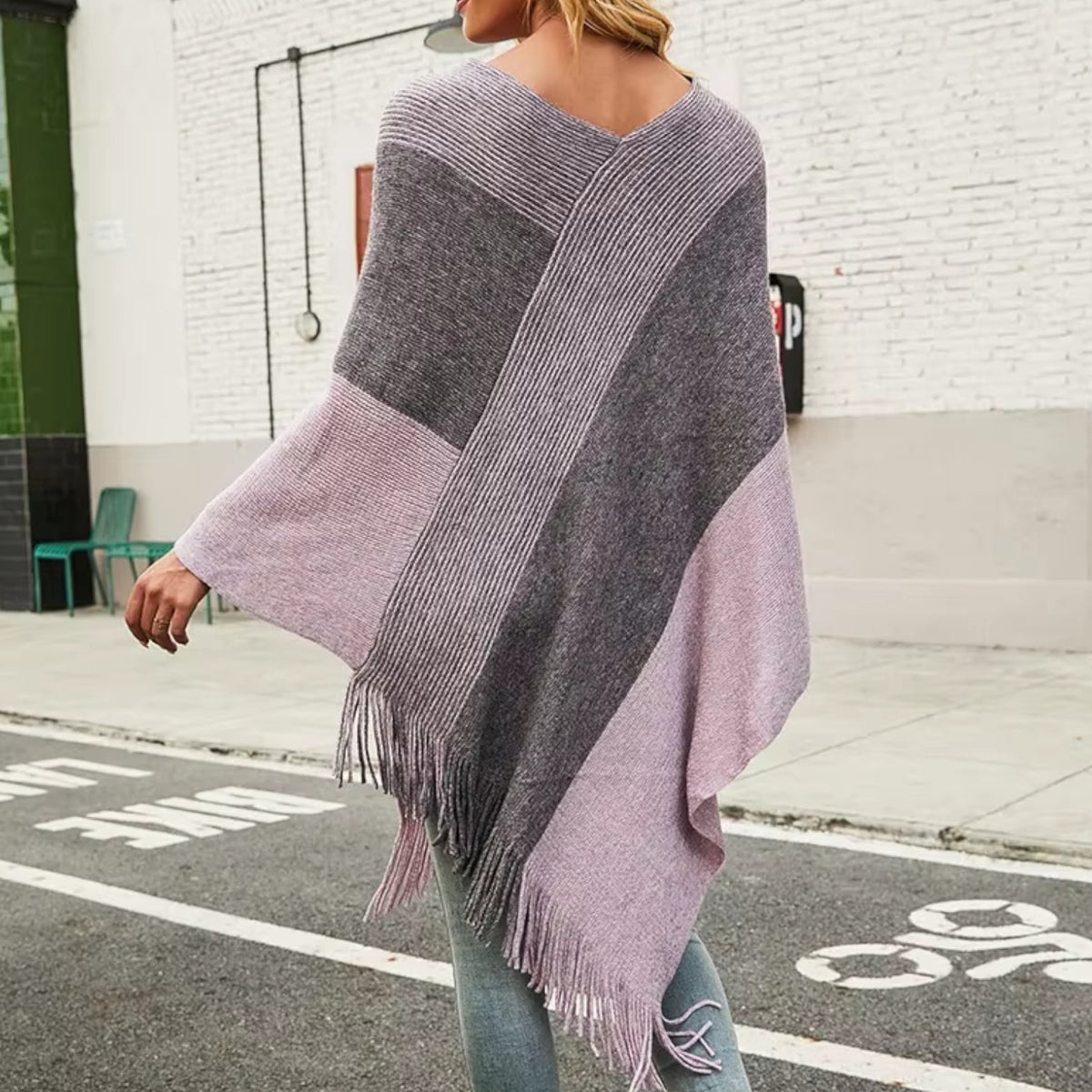 Poncho en laine femme moderne