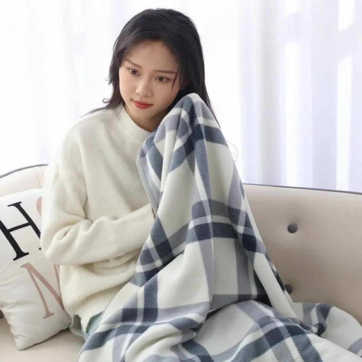 Poncho polaire femme à carreaux gris clair