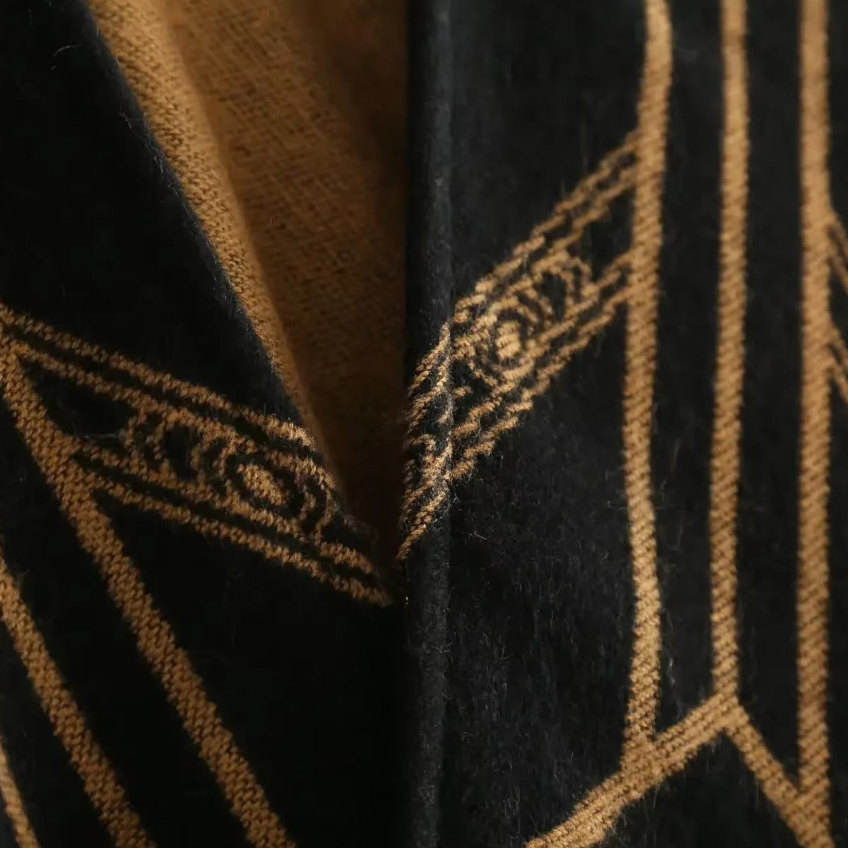 Poncho en laine femme avec motifs