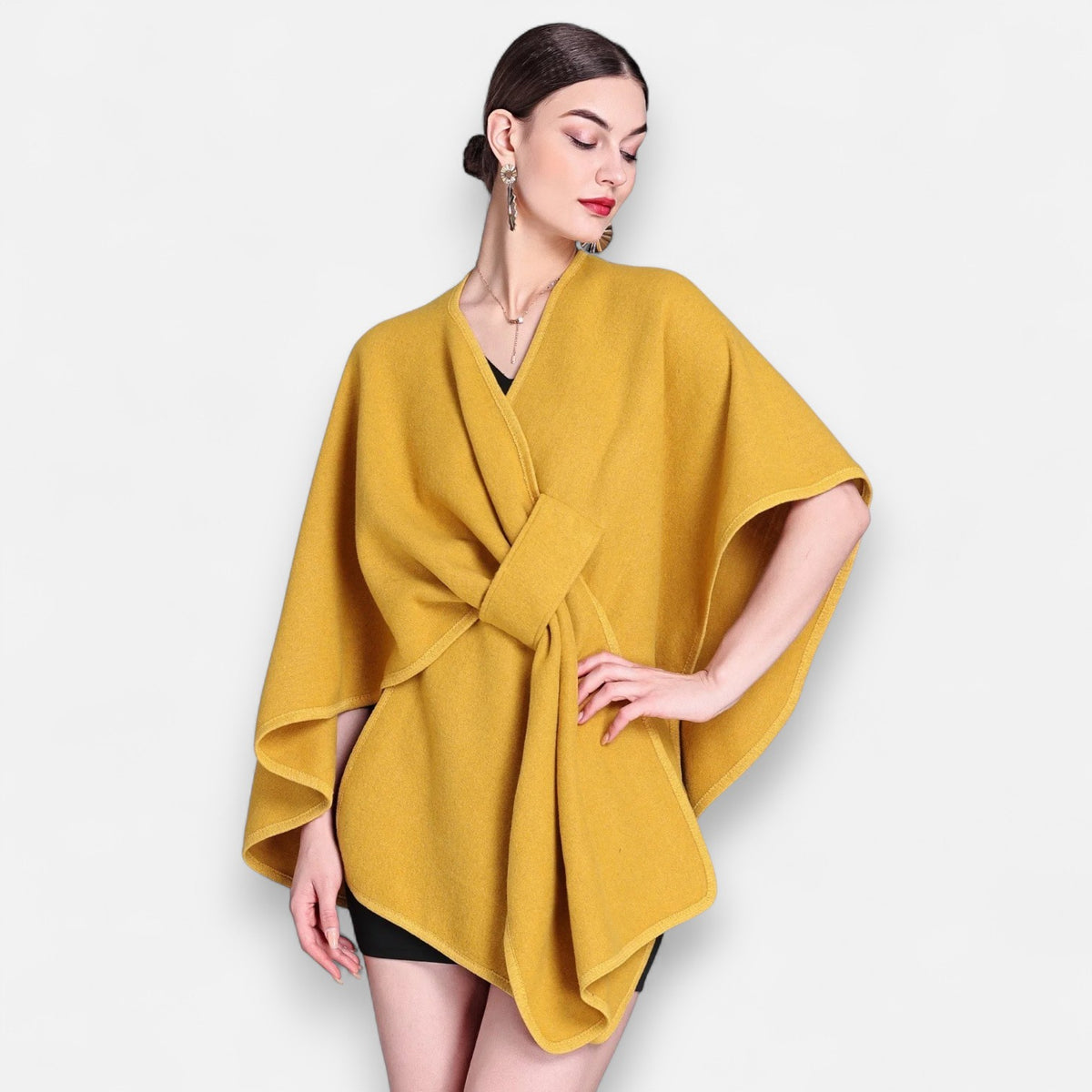 Poncho en laine femme ceinturé chic