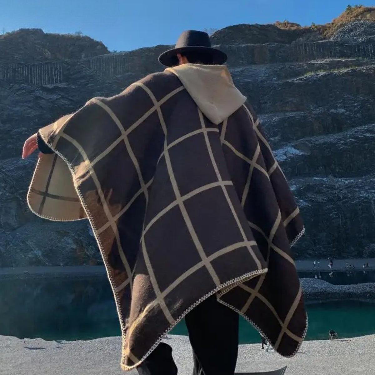 Poncho chaud homme à carreaux