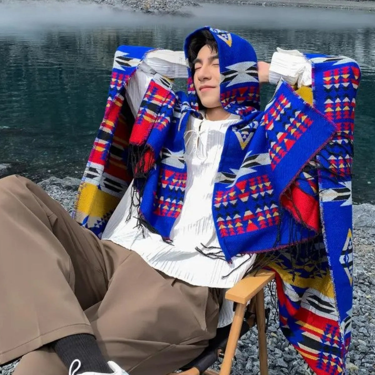Poncho chaud homme géométrique coloré